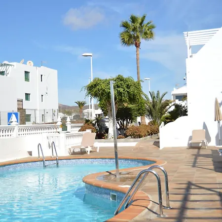 Fuer 5 Personen Ca- 65 M² In Puerto Del Carmen- Lanzarote - Suedkueste Von Lan By Interhome