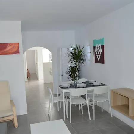 Fuer 5 Personen Ca- 65 M² In Puerto Del Carmen- Lanzarote - Suedkueste Von Lan By Interhome Apartment *