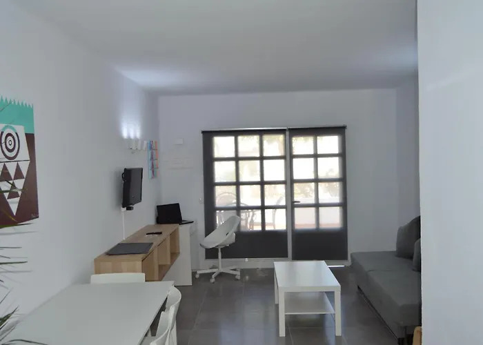 Apartamento Fuer 5 Personen Ca- 65 M² In Puerto Del Carmen- Lanzarote - Suedkueste Von Lan By Interhome *